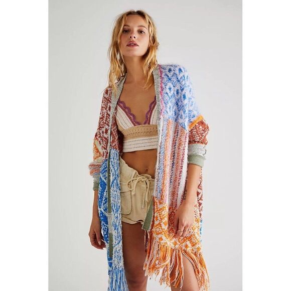 NEW FREE PEOPLE Sz XS/S AT DAWN PONCHO FRINGE CARDI SWEATER - Picture 2 of 3